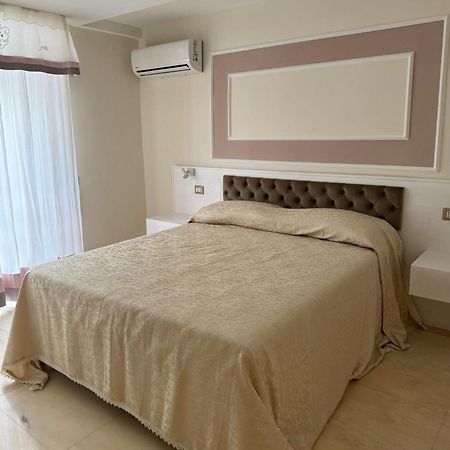 Hotel Bernini House Naples Extérieur photo